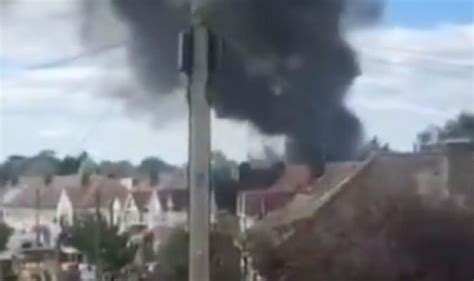 A major fire has broken out at a train station in london on monday afternoon. London explosion: Video captures terrifying moment huge ...