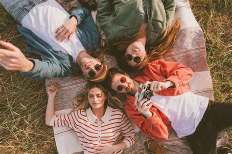 Wawasan 2020 satu pandangan jauh bukan impian malah kenyataan bersama kita jayakan. Lirik dan Chord Lagu Ghosts - The National Parks