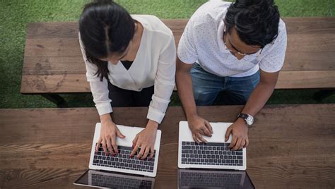 Obtenir une offre d'emploi pour travailler au canada, immigrer en tant que travailleur qualifié, emplois disponibles, permis de travail et plus. Travailler en couple, ça fonctionne