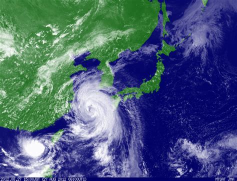 2012년 태풍 볼라벤을 뛰어넘는 역사상 북한에 상륙한 태풍 가운데 가장 강했으나 2020년 제8호 태풍 바비가 이를 뛰어넘었다. 먼. 산. 바. 라. 기. :: 태풍 전야
