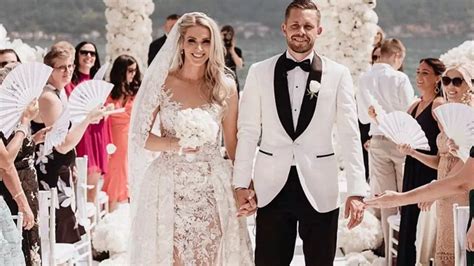 The everton attacker is married to miss iceland 2008, alexandra ivarsdottir. Gylfi Sigurdsson wife - Alexandra Ivarsdottir