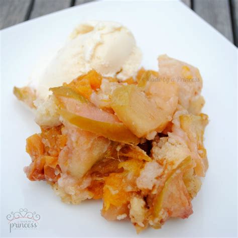 I'm showin' y'all my classic southern peach cobbler recipe on today's video! Paula Deen Apple Cobbler Recipe / Apple Cobbler ...