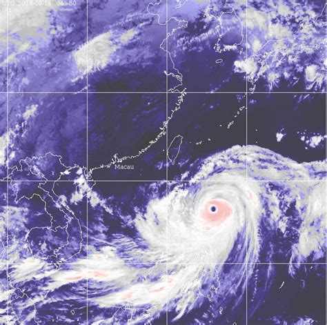 Tufão é uma nomenclatura utilizada para categorizar um tipo de ciclone, assim como o furacão. Filipinas elevam alerta de super tufão em regiões onde ...