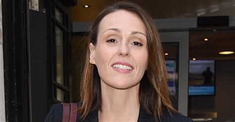 Suranne jones has revealed the death of her mother who suffered from dementia and bringing up a doctor foster star suranne jones has revealed how she became crippled with anxiety before. Suranne Jones shows off new hair for drama Vigil ...