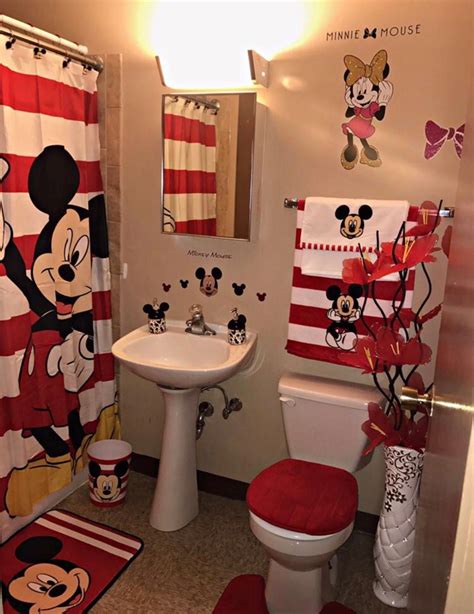 Not just minnie or mickey but other cute characters are also printed at the bottom of the duvet. Follow: @Tropic_M for more ️ #girlsbathroom | Disney ...