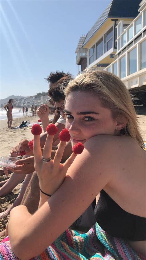 How tall is meg donnelly ? Picture of Meg Donnelly