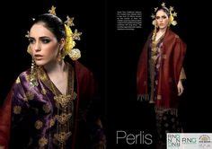 Ulos yang sering dibuat menjadi pakaian tradisional nusantara ini juga umum dikenakan saat upacara keagamaan dilangsungkan. Image result for BAJU TRADISIONAL PERAK | BUSANA ...