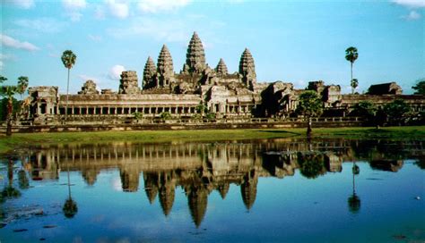 Titik terendahnya adalah ( 0 m dpl) yang berada di teluk thailand dan titik. 5 Daftar Tempat Wisata Di Kamboja Yang Terkenal Dan ...