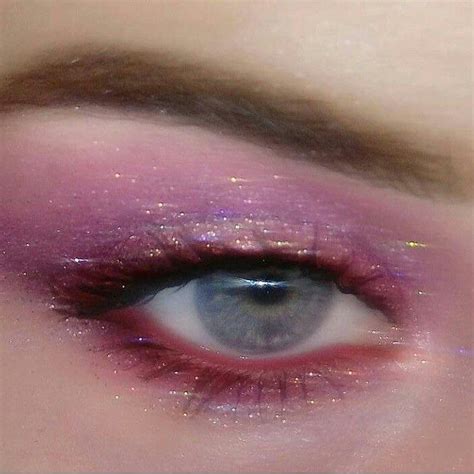 The most common pink eye makeup material is plastic. 𝗽𝗿𝗶𝗻𝗰𝗲𝘀𝘀 on Instagram: "i 💜 pink eye makeup" | Aesthetic ...