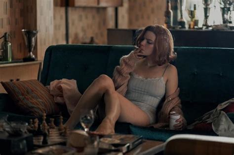 The queen's gambit 1080p full hd izle, the queen's gambit full izle, the queen's çeşitliliği yüksektir ve bir çeşit meydan okumadır (iki taraf için de). The Queen's Gambit sur Netflix : Que vaut cette nouvelle ...