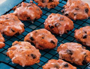 Let cool completely on the baking sheets and then serve or store in an. Good Housekeeping Lemon Cookie Recipes / Pillsbury Sugar ...