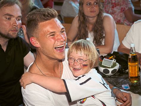 Bayern magazine caught up with kimmich for a full interview you regularly go to watch your home town club of vfb bösingen. Bösingen: Joshua Kimmich ist Europameister des Herzens ...