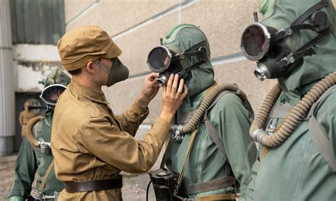 Band this series follows the stories of the men and women, who tried to contain the disaster, as well as those. Chernobyl: la recensione della serie capolavoro HBO