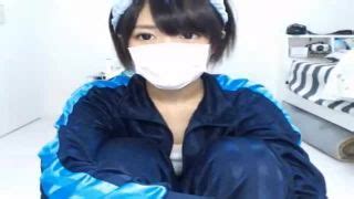 スレンダーで黒髪ショートヘアの激カワな貧乳JKがジャージ姿で ...