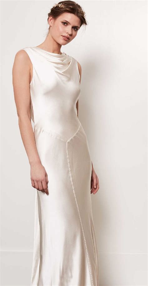 Learn everything you need to know about custom made wedding dresses now. Amanda Wakeley Ianthe Wedding Dress New Wedding Dress Save ...