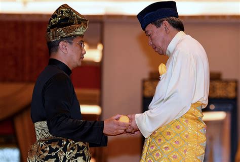 Sekalung tahniah diucapkan kepada dato' seri mukhriz tun mahathir yang sekali lagi di angkat untuk menjadi menteri besar kedah. Dulu BN, sekarang PPBM, Mukhriz MB Kedah kali kedua ...