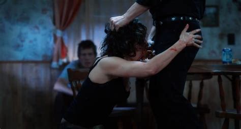 Bound cocktail showgirls face/off killer joe. Le 10 scene di sesso più scandalose e discusse nei film ...