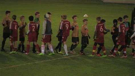 Jeder verantwortliche trainer und funktionär arbeitet und handelt nach festgelegten grundsätzen und ausbildungszielen. Fussball FC Zirl U13 : Wacker Innsbruck U13 - YouTube