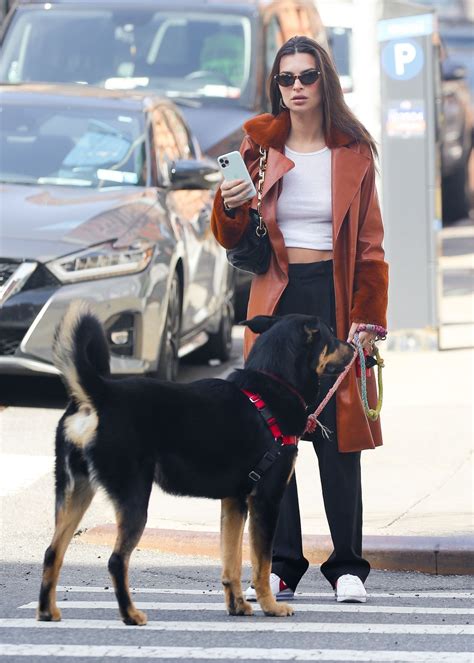 Emily ratajkowski maroon boots street style milan 2020 on sassy daily. Emily Ratajkowski Chic Street Style 03/02/2020 • CelebMafia