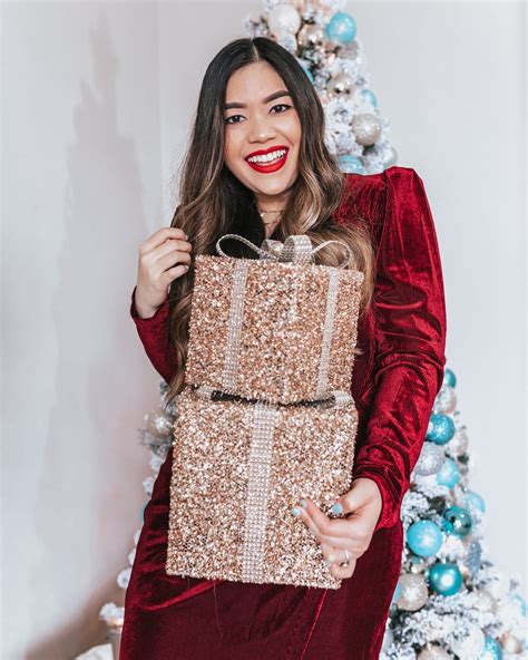 Experienced holiday shoppers know that buying most of your gifts from one or two retailers has its benefits. Under $150 Nordstrom Holiday Dresses and Gifts ...