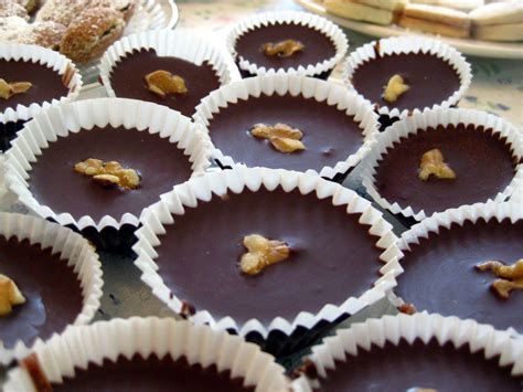 Slovakia cookies loaf 6 pagach from slovakia and some slovak pastries christmas in slovakia with medovniky honey spice cookies suhajdy Slovak Czech chocolate truffle treat cups ...