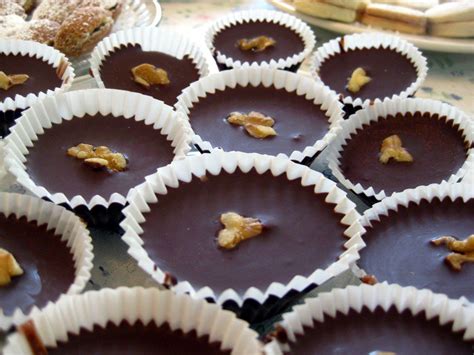 A great treat for kids to make or just to eat. suhajdy Slovak Czech chocolate truffle treat cups ...