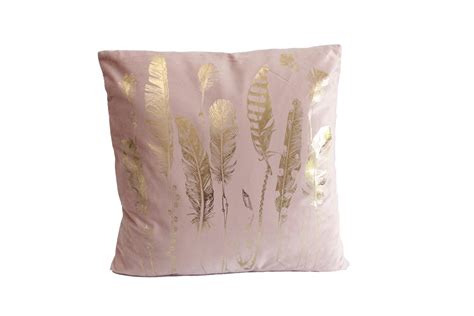 Perfetto per dare un tocco di colore al vostro living. Cuscino in velluto con stampa a piume oro cm. 45×45 - melinohome