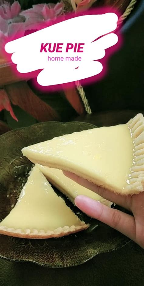 Jika punya seng bekas, bisa juga dipakai untuk alas. Resep Kue Pie Susu Teflon Anti Gagal