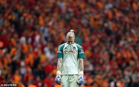 Loris karius, alman oyuncu sophia thomalla ile uzun süreli bir ilişki. Loris Karius will not rule out Liverpool return despite ...