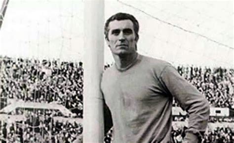 He died on march 20, 2020 in buenos aires, argentina. Amadeo Carrizo y su visita a Sportivo Belgrano ...