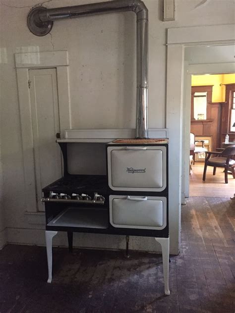 Check spelling or type a new query. Details about 1920's Wedgewood Stove Queen Anne style ...