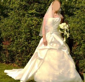 Gebrauchte brautkleider günstig kaufen/verkaufen, hochzeitskleider, second hand brautmode, braut accessoires. Das Andere Brautkleid Modell A-Linie 200 gibt es Gebraucht ...