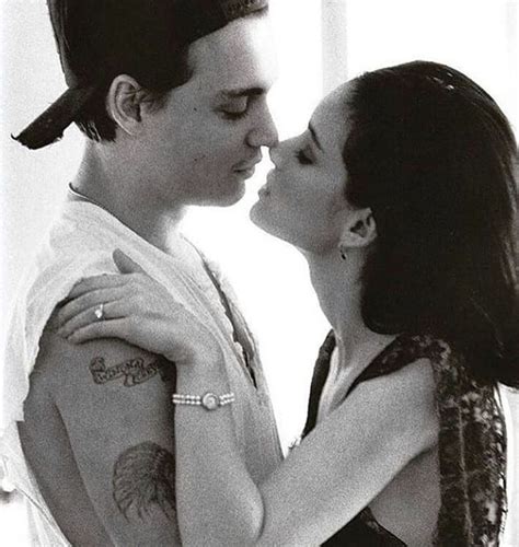 Pin by Comics Lady on ♥️ like | Johnny depp and winona, Johnny depp winona ryder, Johnny and winona