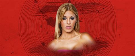 La modelo y ex chica reality fue cuestionada por unas imágenes que compartió antes de partir a río de janeiro. ORIANA MARZOLI | Mega.cl