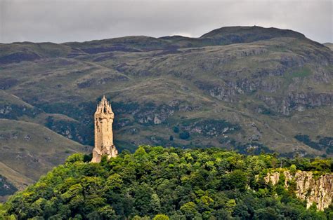 William wallace and his army defeated the english army under john de warenne near stirling. Tour William Wallace e - GoEscócia