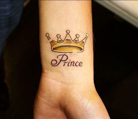 What does a crown tattoo mean? 50+ King Queen Crown Tattoo Designs With Meaning (2020)