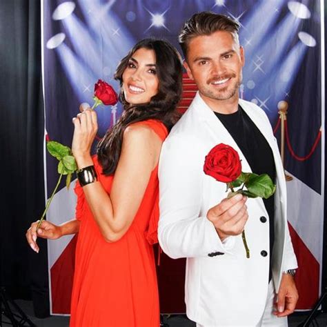 Yeliz koc und jimi blue ochsenknecht erwarten ihr erstes baby. Filiz Rose: Yeliz Kocs Schwester vom Vater am Altar stehen ...