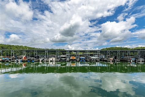 The docks lie in the foothills of the surrounding mountains and overlook the big water across from and viewing allatoona dam. Glade Marina, Lake Allatoona - Boat Rentals | A Suntex Marina