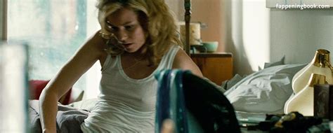 Elizabeth banks and kaley art 10. Elizabeth Banks Nude, Sexy, The Fappening, Uncensored ...