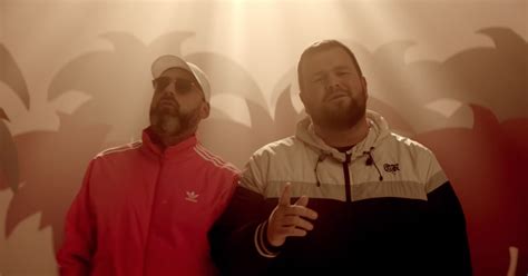 Sido] dieselben müden fratzen jeden morgen in der bahn die gleichen. Sido und Monchi veröffentlichen gemeinsamen Song „Lebe vor ...