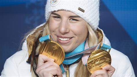 Czech winter sports legend ester ledecká is the only person in history to have won olympic gold medals on two different pieces of equipment. VIDEA TÝDNE: Ester Ledecká šokovala svět, útočný jelen a ...