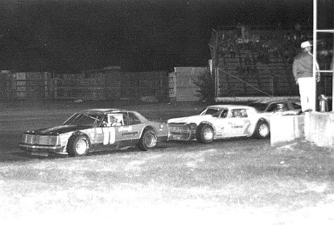 Nascar hall of famer fred lorenzen wins his lone daytona 500 in a race shortened to 333 miles due to rain. roy smith info