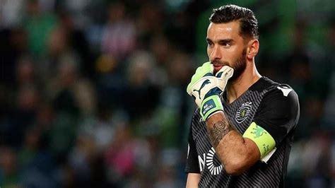 Born 15 february 1988) is a portuguese professional footballer who plays as a goalkeeper for premier league club. A Bola saluta Rui Patricio: "Ciao capitano". E accosta ...