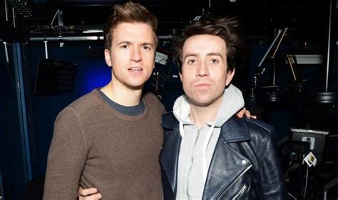 Grimshaw kam im september 2007 zu bbc radio 1 und präsentierte den jugendstrang switch der bbc mit einer engen freundin und dj annie. Nick Grimshaw vs Greg James: Who is the best BBC Radio 1 ...