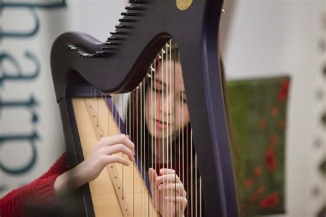 Play the harp with your thumb and first three fingers. Hire a harp - Pilgrim Harps