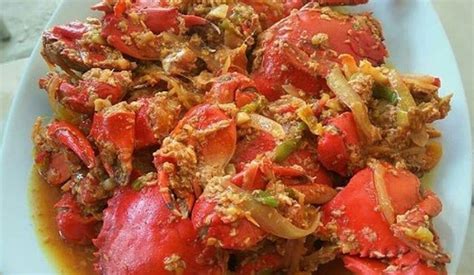 Bila udang balado bumbu cabenya ditumbuk kasar karena itu saus padang lebih lembut. Mencicipi Kelezatan Kepiting Saus Padang ala Restoran Seafood