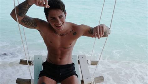 Scopri video brevi su federico rossi su tiktok. Federico Rossi di Benji e Fede in costume alle Maldive ...