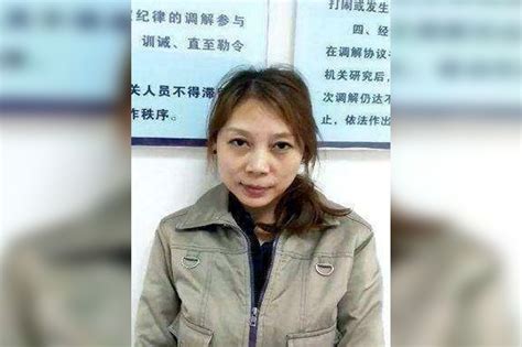 A man in china whose wife killed herself and their two children after he allegedly faked his own death for an insurance payout has given himself up to police. Chinese Woman Killing A Goat / To Sate China S Demand ...