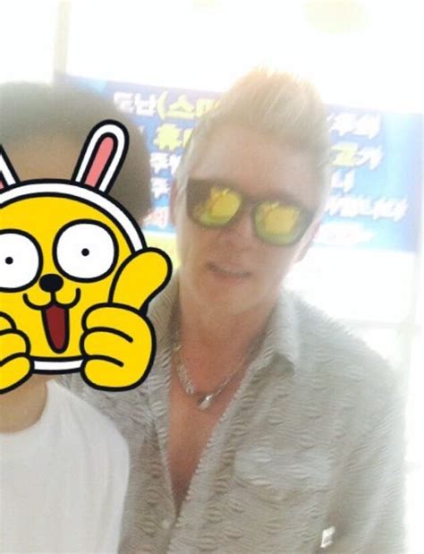 비하인드 추위에도 아랑곳 하지 않고 열연, 모니터링까지 철저히! 목욕탕에서 클레멘타인 주연 이동준 아저씨 만났다 - 유머/움짤 ...