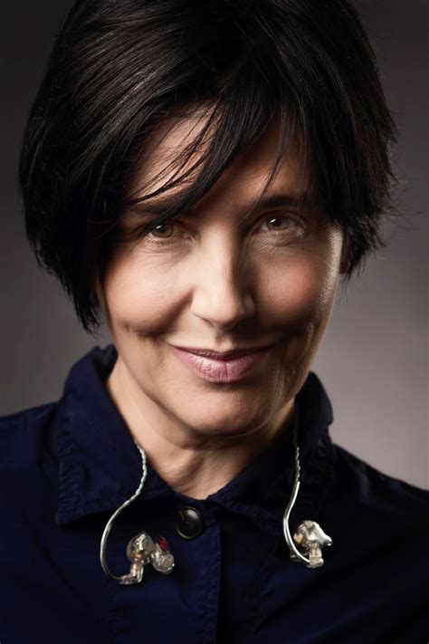 She has a contralto vocal range. Francomac™: Voix de femmes 286 de ... Sharleen Spiteri